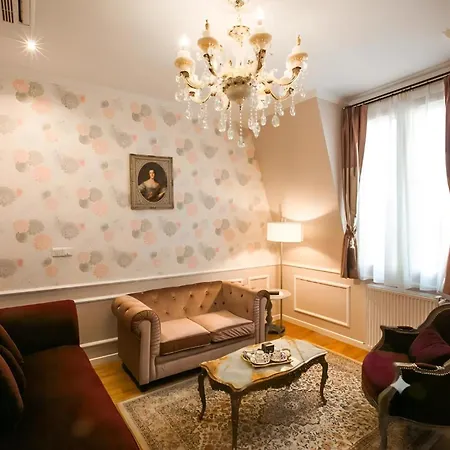 La Maison Gobert Particulier Bed and breakfast 3*