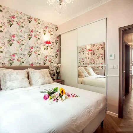 La Maison Gobert Particulier Bed & Breakfast 4*